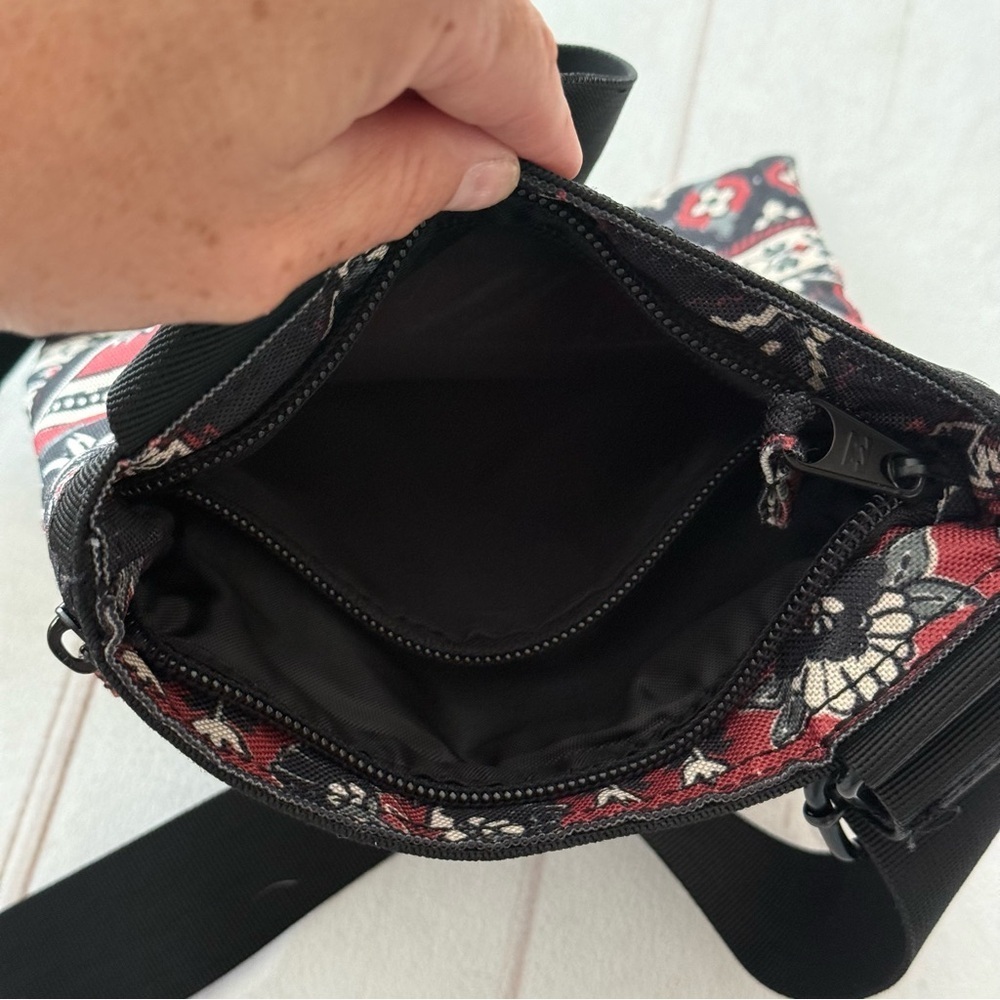 Billabong Aztec Print Multicolor Shoulder Crossbody Bag Purse Boho Casual Travel - Picture 2 of 15